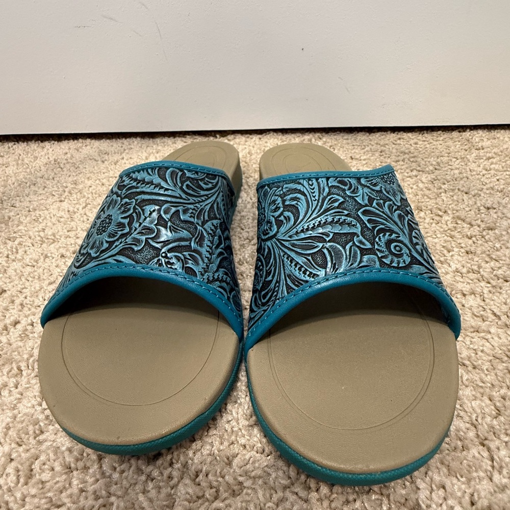 Floral Tooled Twisted X Slide Sandals - Teal and Beige